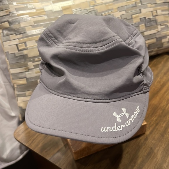 Under Armour Headgear - Picture 2 of 3